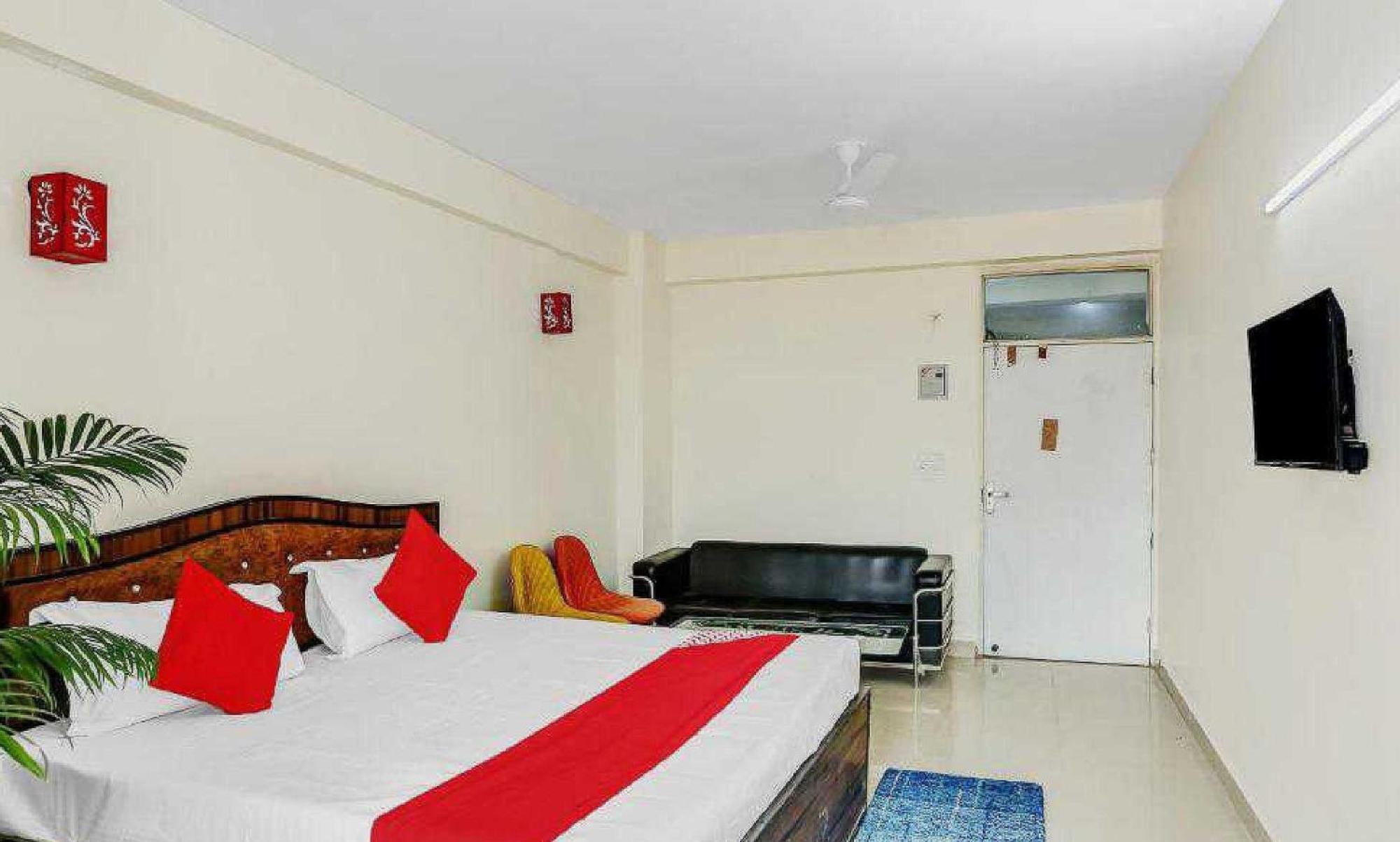 Hotel O Krishna Orchid Near Noida Sector 81 Metro Station Ngoại thất bức ảnh