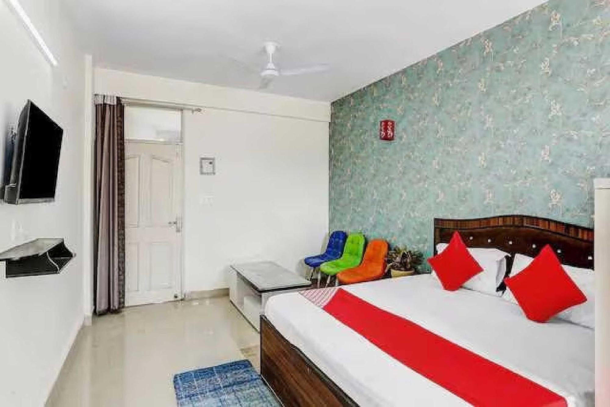 Hotel O Krishna Orchid Near Noida Sector 81 Metro Station Ngoại thất bức ảnh