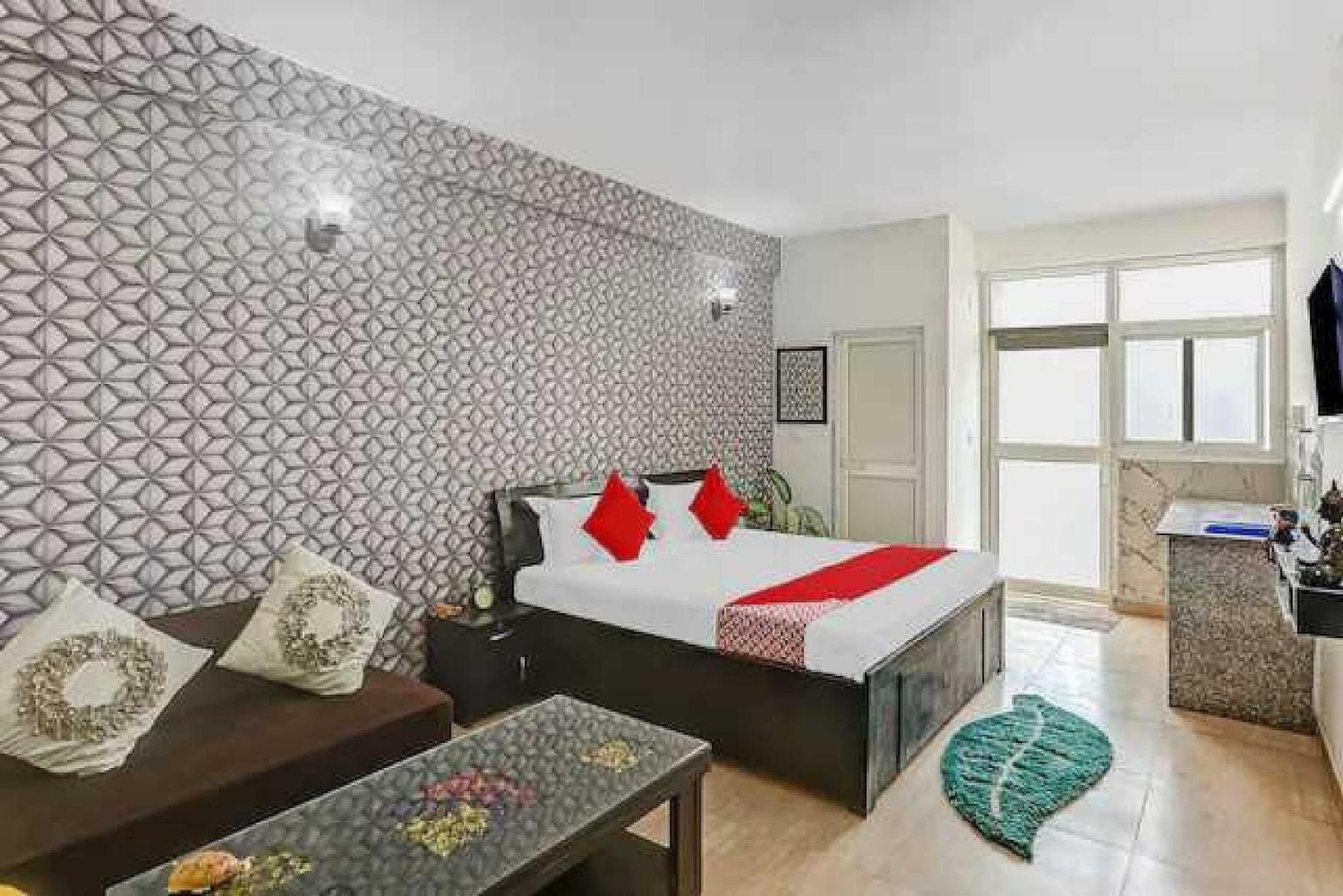 Hotel O Krishna Orchid Near Noida Sector 81 Metro Station Ngoại thất bức ảnh