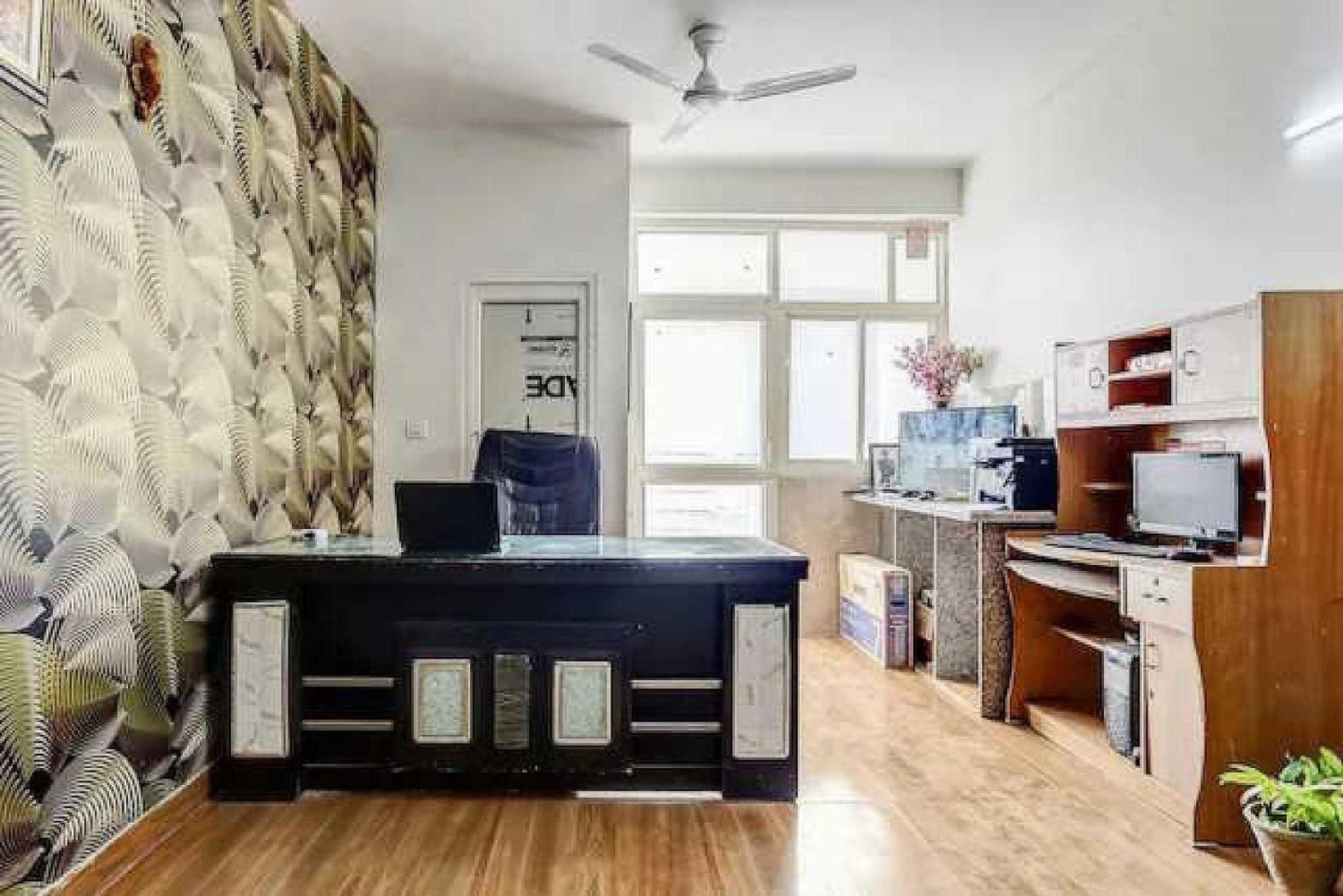 Hotel O Krishna Orchid Near Noida Sector 81 Metro Station Ngoại thất bức ảnh