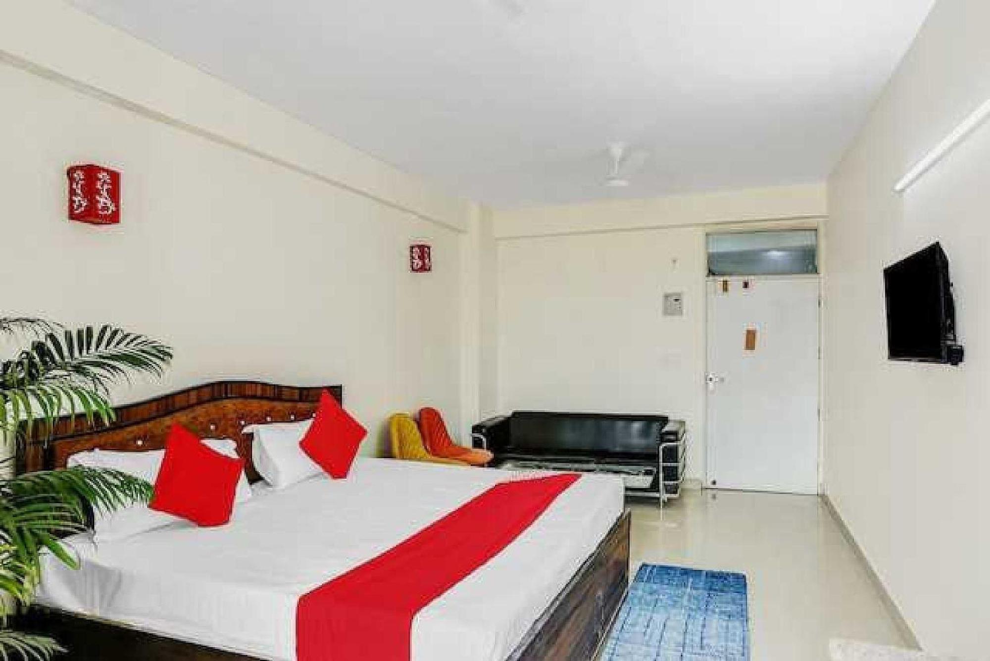 Hotel O Krishna Orchid Near Noida Sector 81 Metro Station Ngoại thất bức ảnh