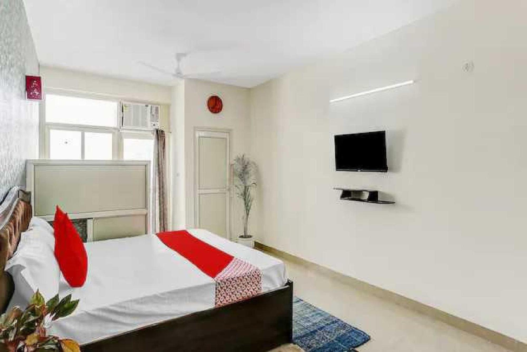 Hotel O Krishna Orchid Near Noida Sector 81 Metro Station Ngoại thất bức ảnh